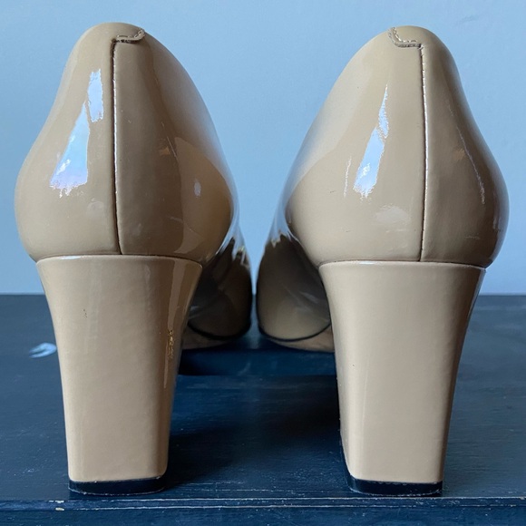 Tory Burch Raleigh Patent Leather Pump - Picture 3 of 15